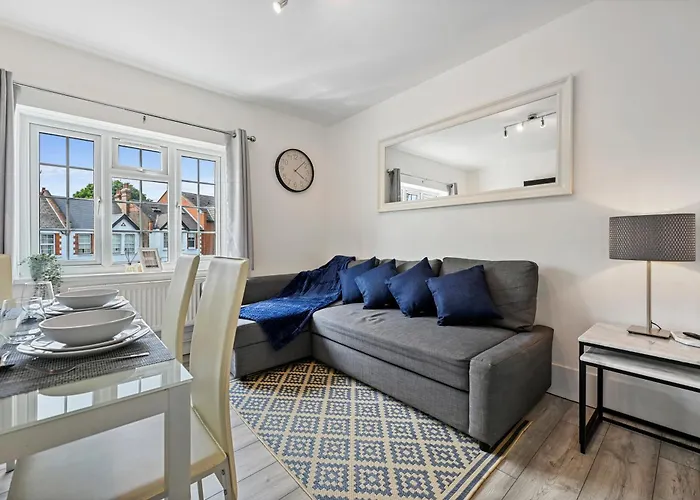 Host & Stay - York Road Apartment